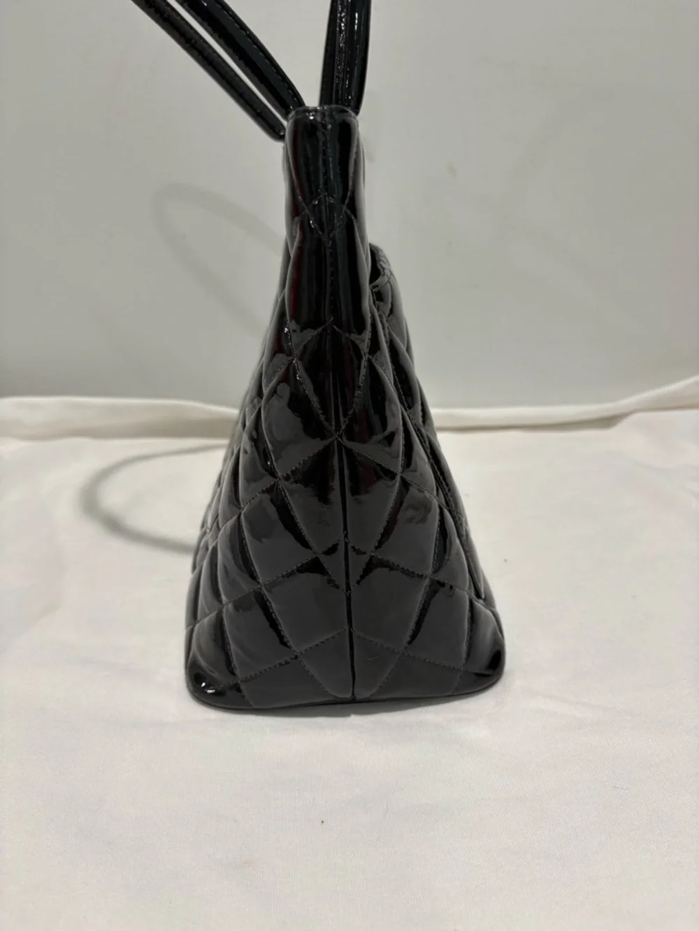 Authentic Chanel Medallion Patent Leather Tote with certificate - Picture 7 of 14